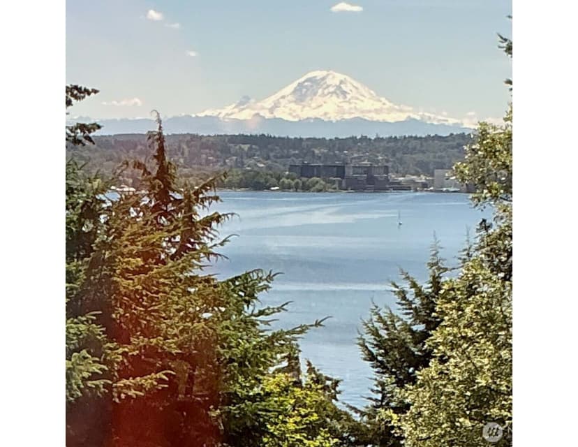 Property photo for 8239 E Mercer Way, Mercer Island photo 36