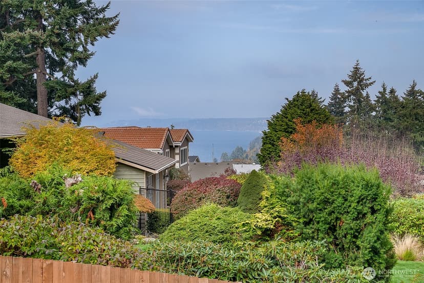 Property photo for 1040 S 295th Place, Federal Way photo 8