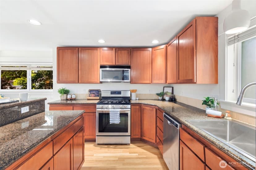 Property photo for 337 N 105th Street #A, Seattle photo 4