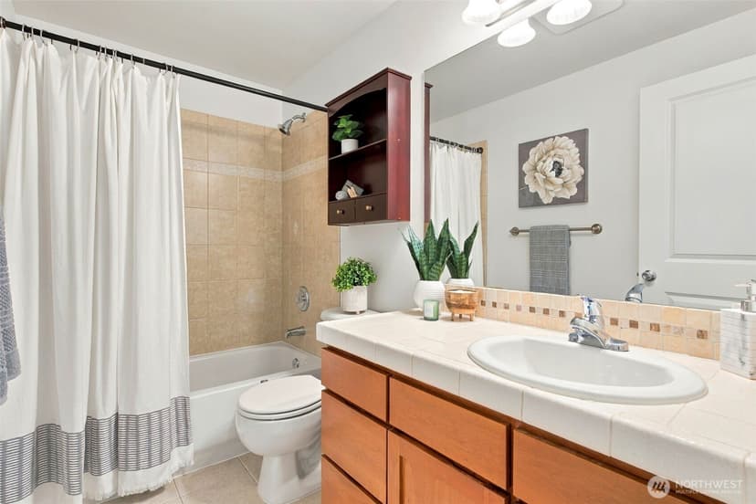 Property photo for 337 N 105th Street #A, Seattle photo 23