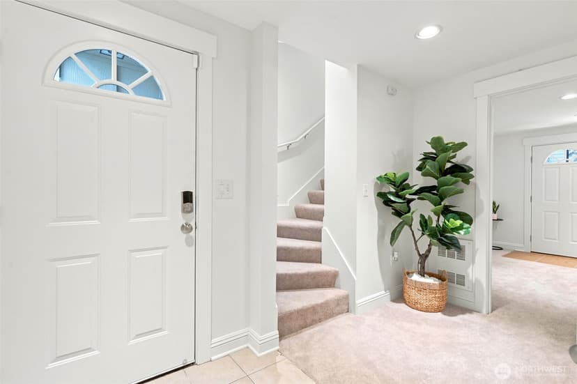 Property photo for 337 N 105th Street #A, Seattle photo 6