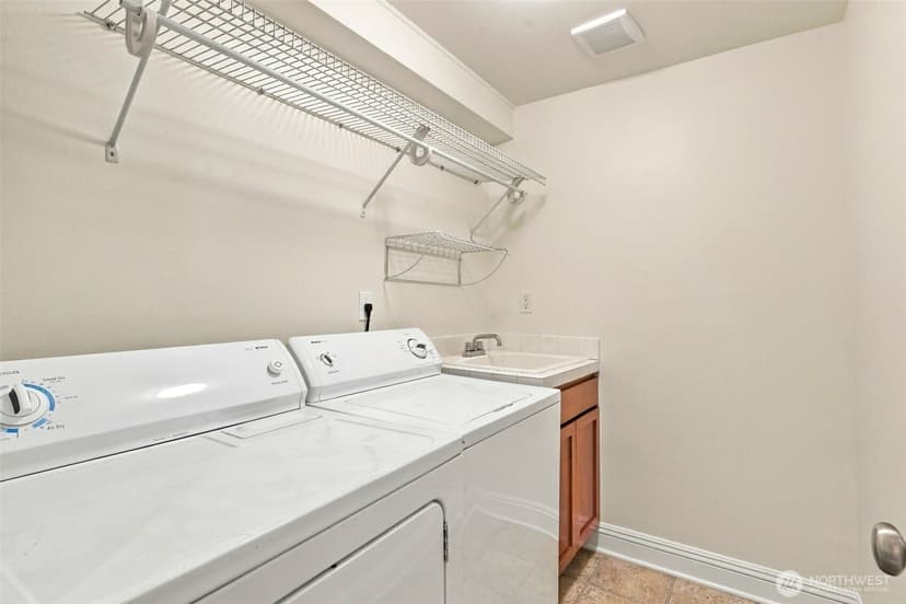 Property photo for 337 N 105th Street #A, Seattle photo 12