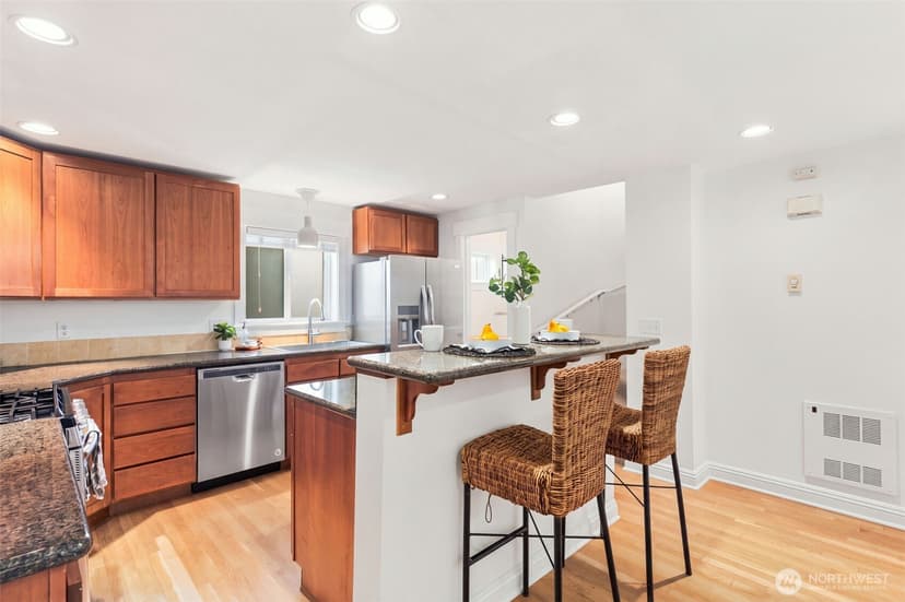 Property photo for 337 N 105th Street #A, Seattle photo 15