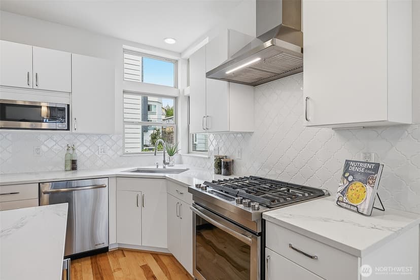 Property photo for 4314 Whitman Avenue N #B, Seattle photo 11