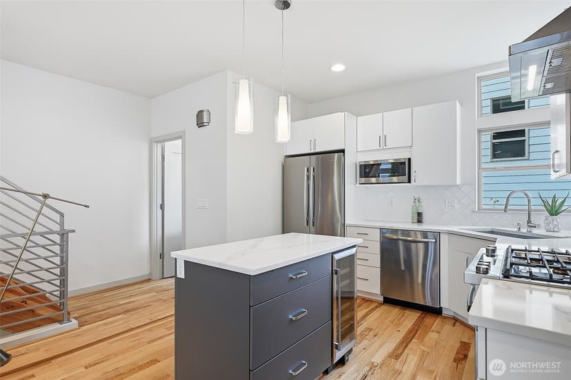 Property photo for 4314 Whitman Avenue N #B, Seattle photo 9