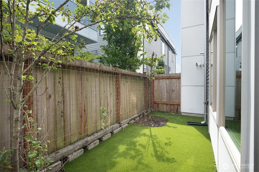 Property photo for 4314 Whitman Avenue N #B, Seattle photo 32