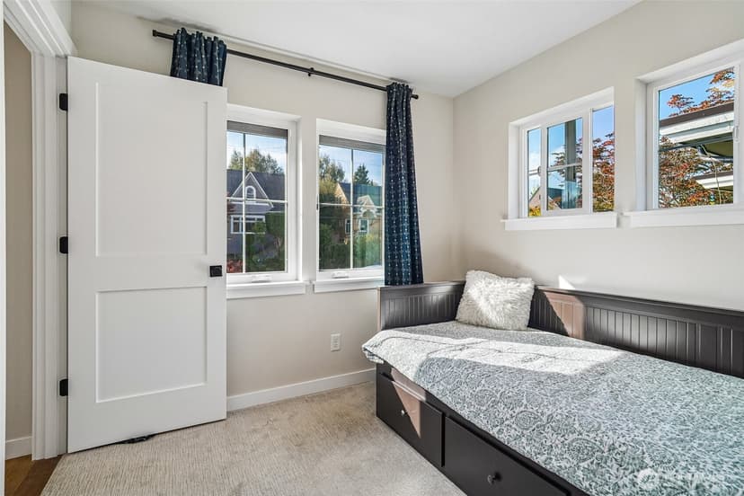 Property photo for 7000 32nd Avenue NW #C, Seattle photo 17