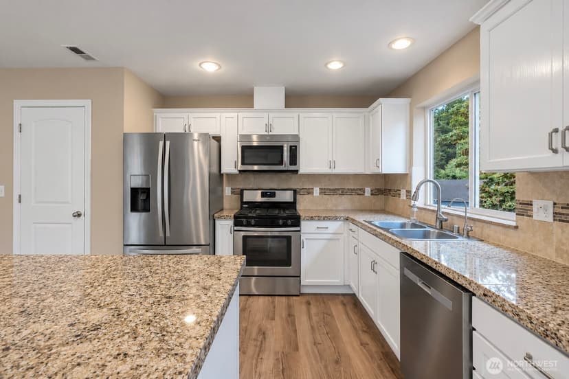 Property photo for 16225 24th Street SE, Snohomish photo 8