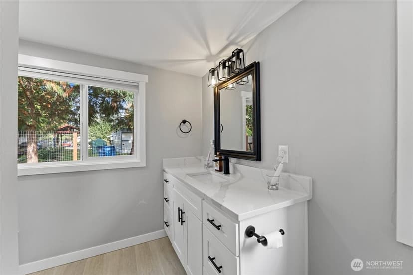 Property photo for 9719 9th Avenue E, Tacoma photo 31