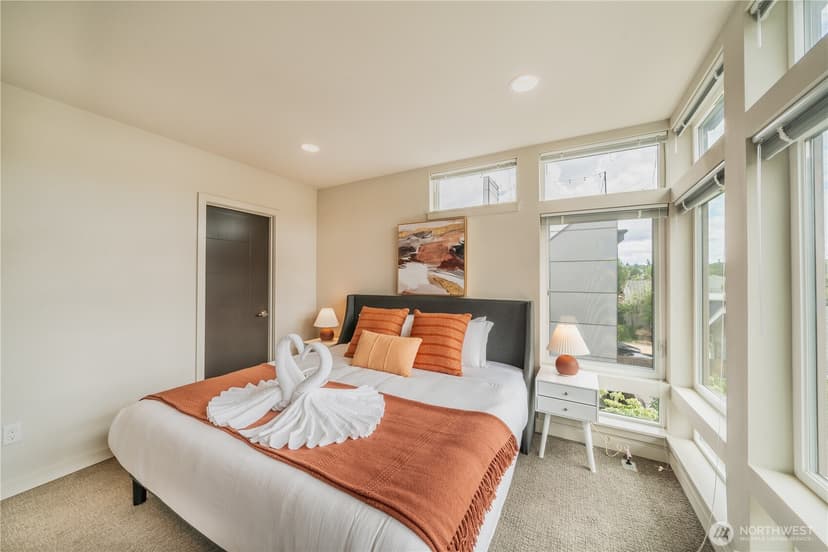 Property photo for 6211 9th Avenue NE #A, Seattle photo 14