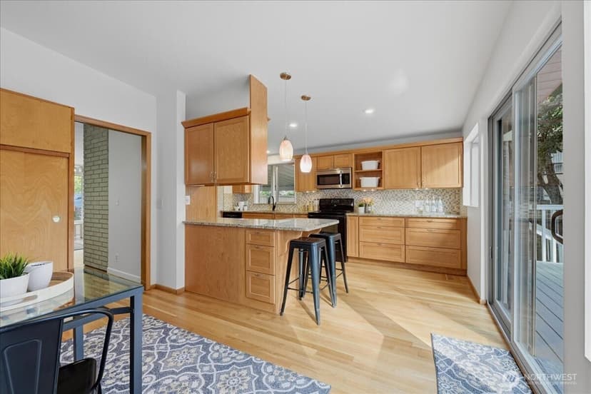 Property photo for 3739 NE 192nd Street, Lake Forest Park photo 6