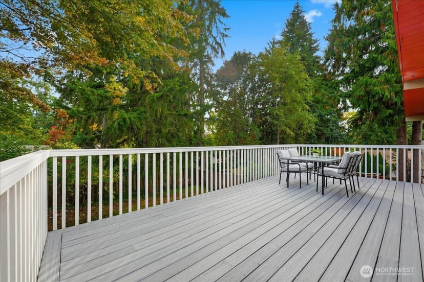 Property photo for 3739 NE 192nd Street, Lake Forest Park photo 11