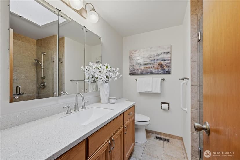 Property photo for 3739 NE 192nd Street, Lake Forest Park photo 16