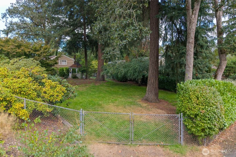 Property photo for 12101 Nyanza Road SW, Lakewood photo 36