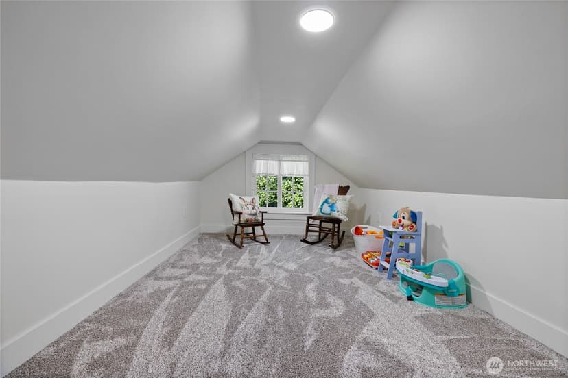 Property photo for 12101 Nyanza Road SW, Lakewood photo 24