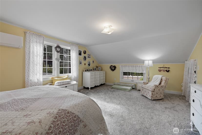 Property photo for 12101 Nyanza Road SW, Lakewood photo 18