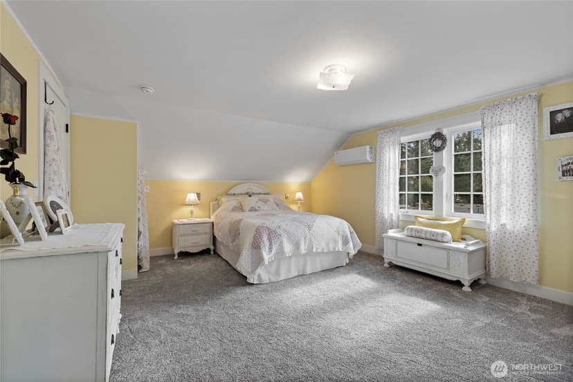 Property photo for 12101 Nyanza Road SW, Lakewood photo 17