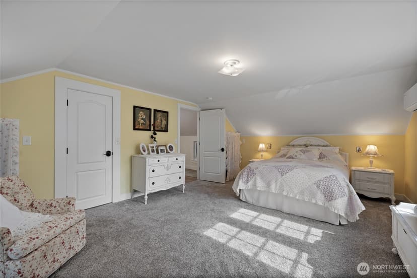 Property photo for 12101 Nyanza Road SW, Lakewood photo 19
