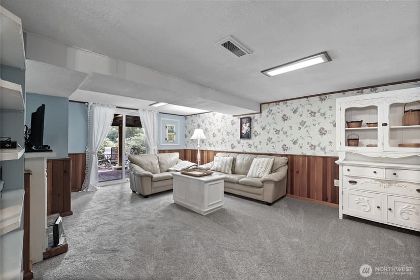 Property photo for 12101 Nyanza Road SW, Lakewood photo 27
