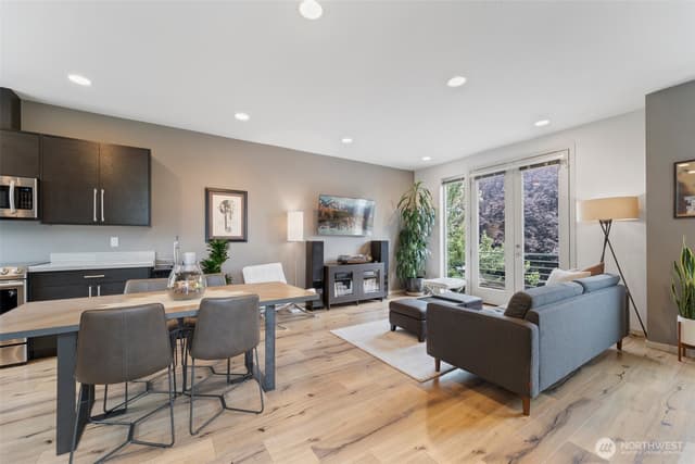 Property photo for 2201 W Ruffner Street, Seattle photo 4
