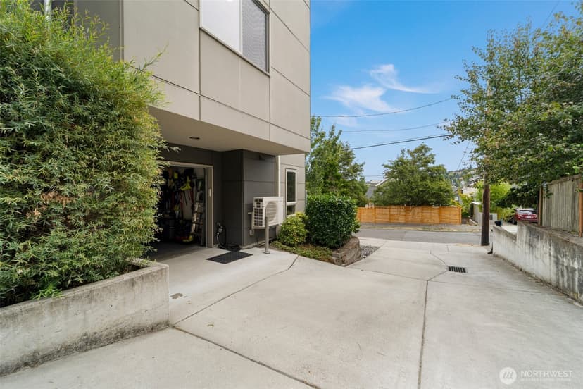 Property photo for 2201 W Ruffner Street, Seattle photo 29