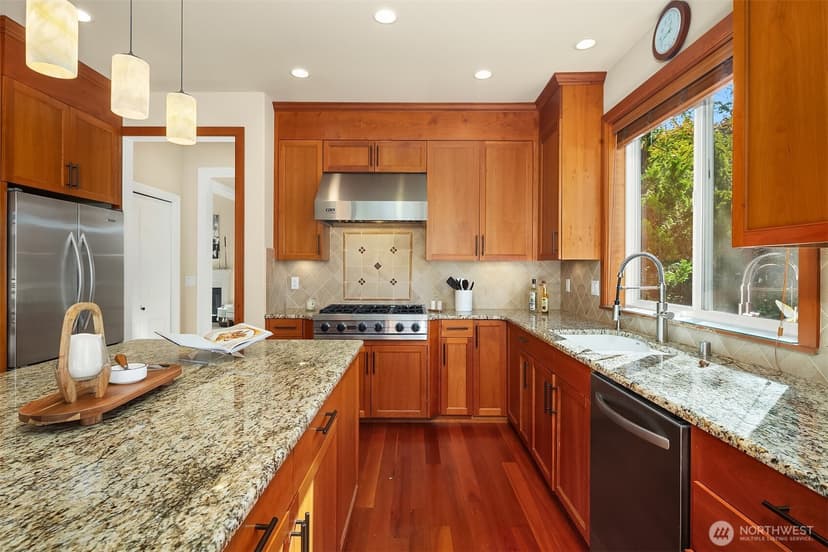 Property photo for 9815 224th Street SW, Edmonds photo 10