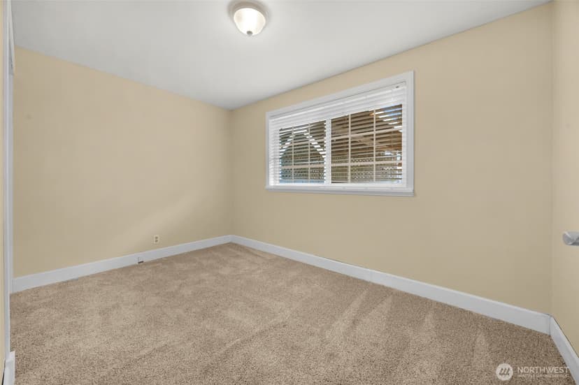 Property photo for 824 NE 194th Street, Shoreline photo 12