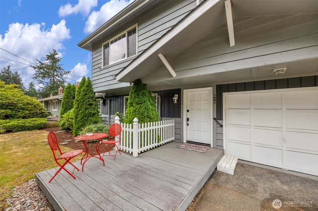 Property photo for 824 NE 194th Street, Shoreline photo 2