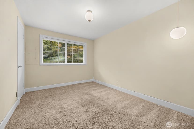 Property photo for 824 NE 194th Street, Shoreline photo 10