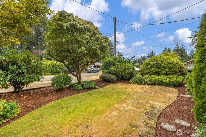 Property photo for 824 NE 194th Street, Shoreline photo 3