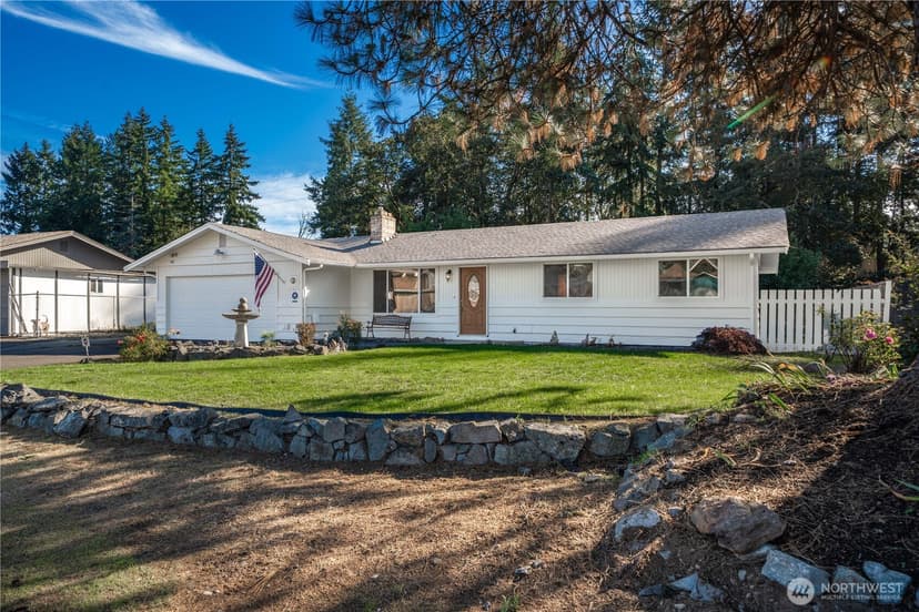 Property photo for 1008 151st Street E, Tacoma photo 2