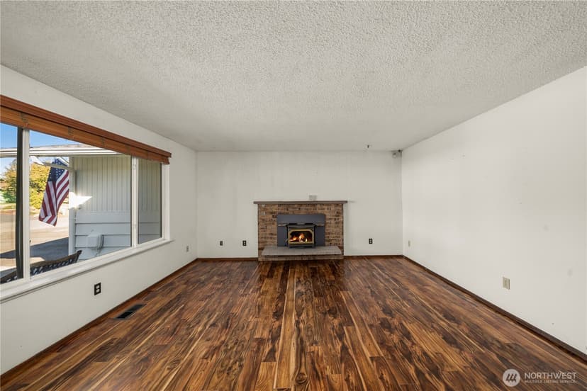 Property photo for 1008 151st Street E, Tacoma photo 8