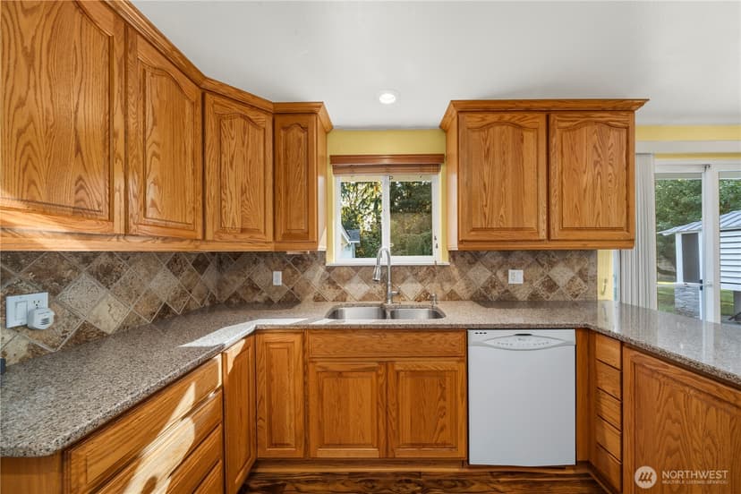 Property photo for 1008 151st Street E, Tacoma photo 12