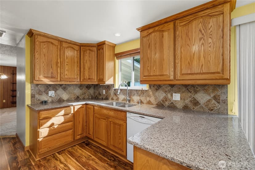 Property photo for 1008 151st Street E, Tacoma photo 11