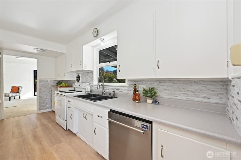 Property photo for 2715 112th Avenue E, Edgewood photo 12