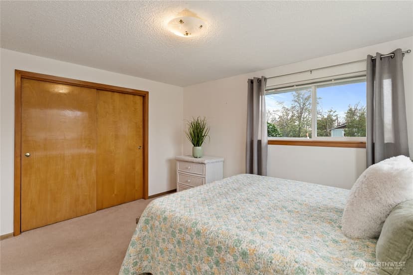 Property photo for 2421 94th Avenue E, Edgewood photo 25