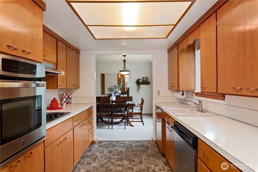 Property photo for 2421 94th Avenue E, Edgewood photo 15