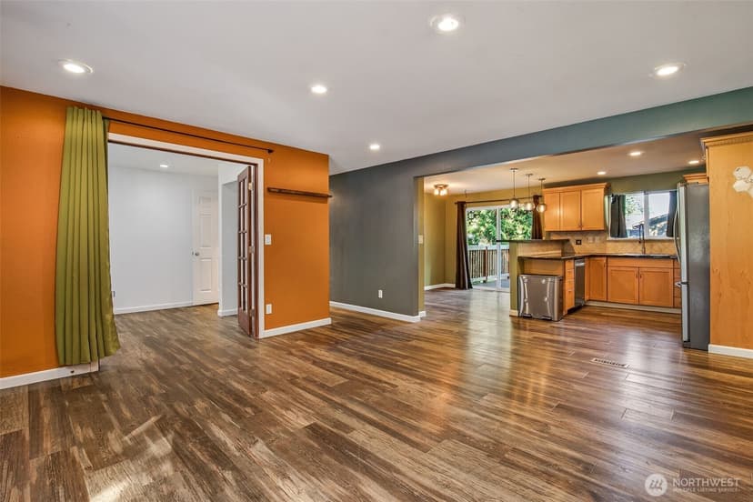 Property photo for 4501 W Tapps Drive E, Lake Tapps photo 5