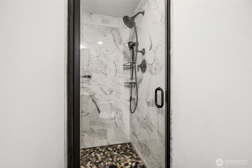 Property photo for 4501 W Tapps Drive E, Lake Tapps photo 15