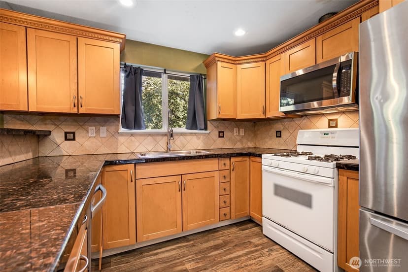 Property photo for 4501 W Tapps Drive E, Lake Tapps photo 7
