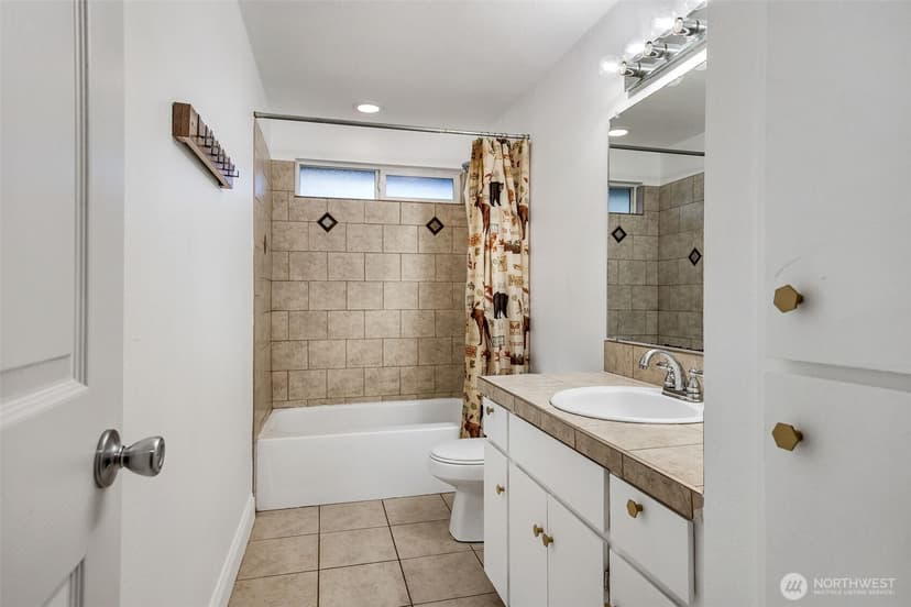 Property photo for 4501 W Tapps Drive E, Lake Tapps photo 19