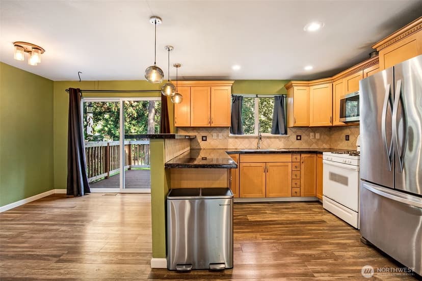 Property photo for 4501 W Tapps Drive E, Lake Tapps photo 6