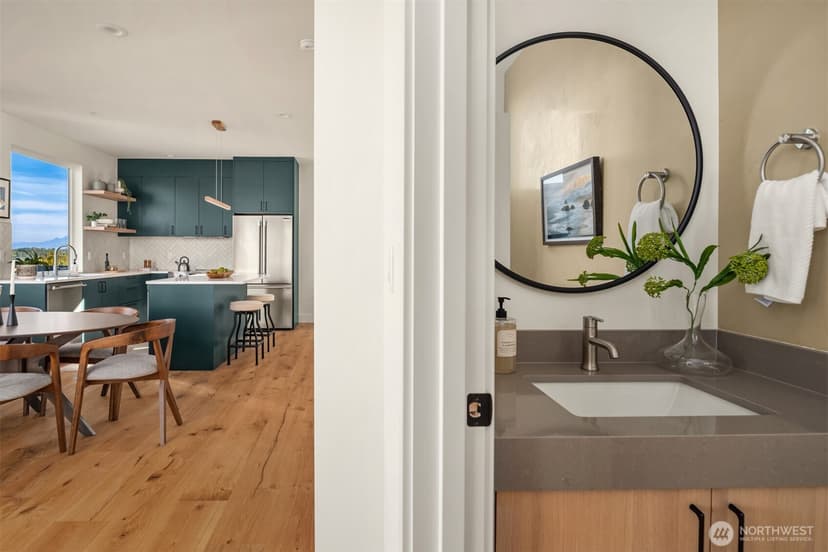 Property photo for 3821 36th Avenue SW #B, Seattle photo 16
