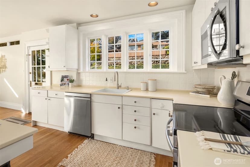 Property photo for 1103 E Hamlin Street, Seattle photo 13