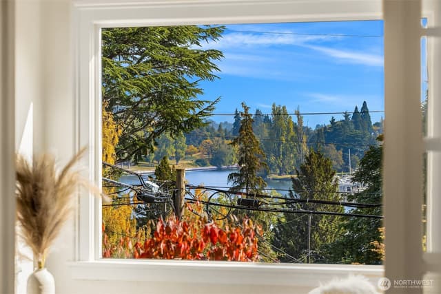 Property photo for 1103 E Hamlin Street, Seattle photo 5