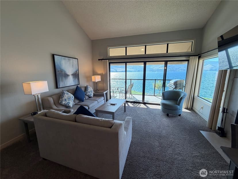 Property photo for 100 Lake Chelan Shores Drive #12-6, Chelan photo 2
