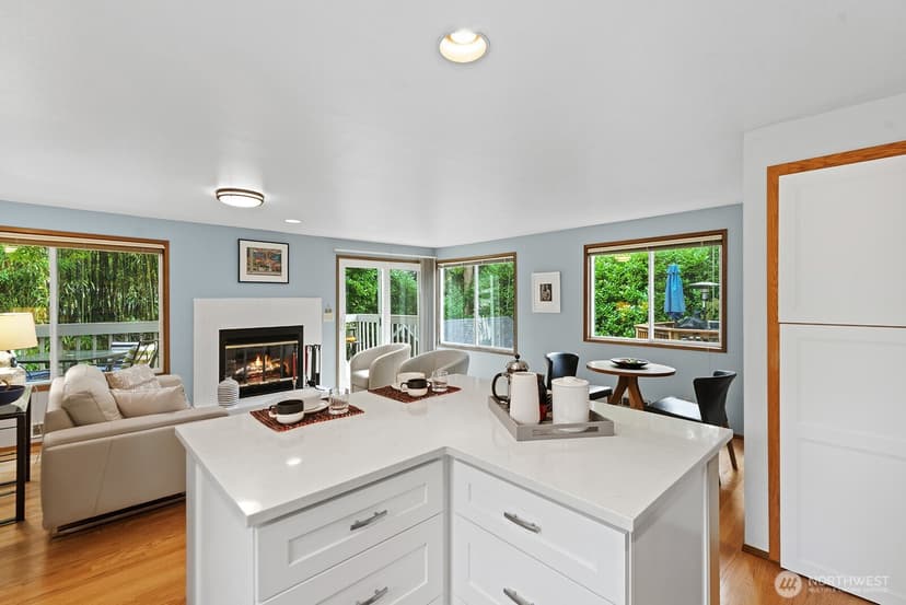 Property photo for 7548 Ravenna Avenue NE, Seattle photo 11