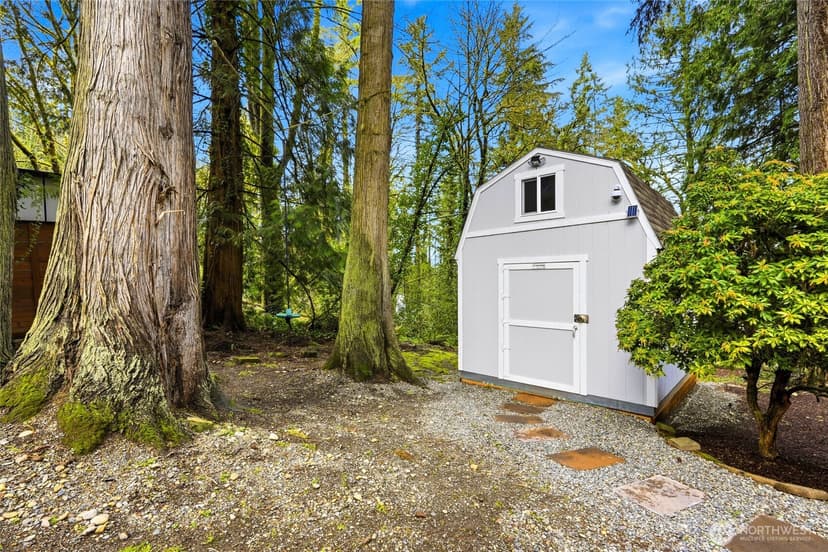 Property photo for 16714 SE Newport Way, Bellevue photo 24