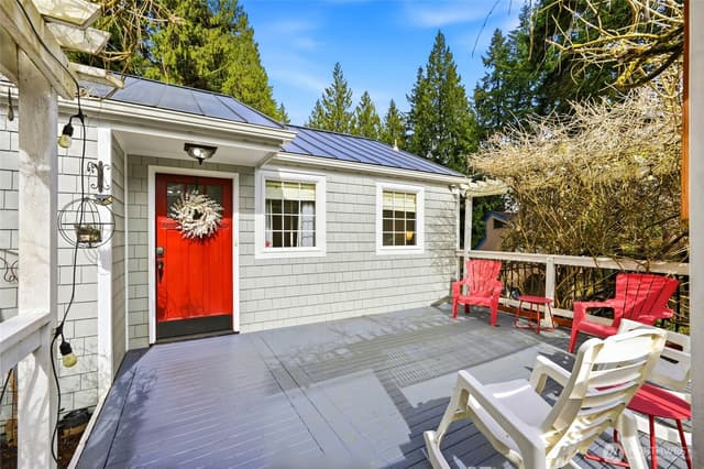 Property photo for 16714 SE Newport Way, Bellevue photo 2