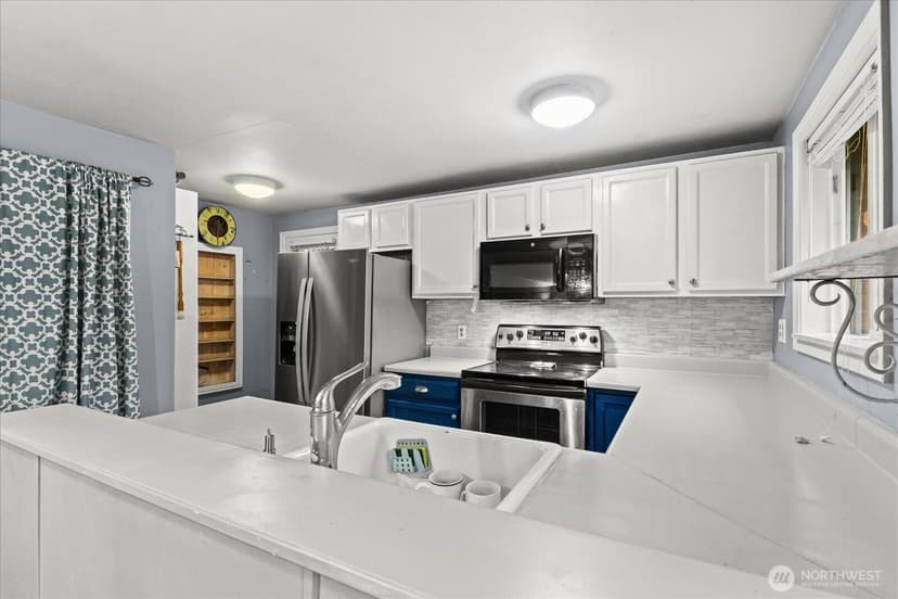 Property photo for 14714 31st Avenue NE, Shoreline photo 14